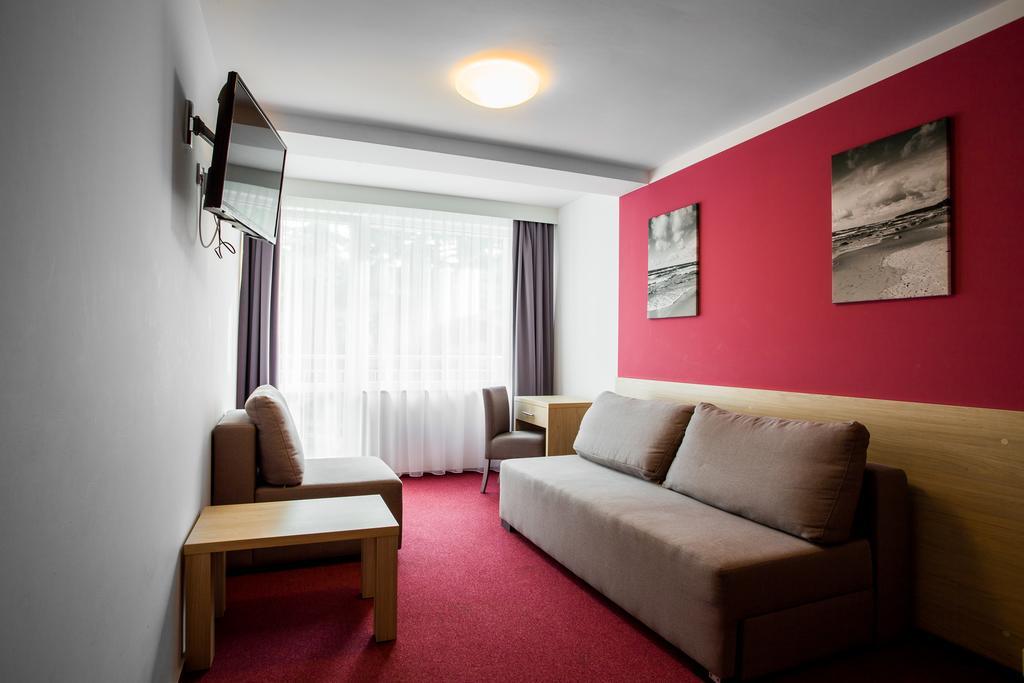 Hotel *** Nat Krynica Morska Bagian luar foto
